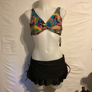 1393 NWT Bikini Bay Funky Feathers Underwire Cup Size Top w/Ruffle Swim Short